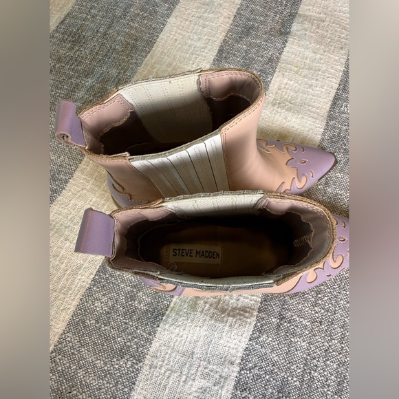 Steve Madden SZ 7M Pastel Pink and Purple 3.5” Heeled Boots Western Silver Tip - Picture 6 of 7